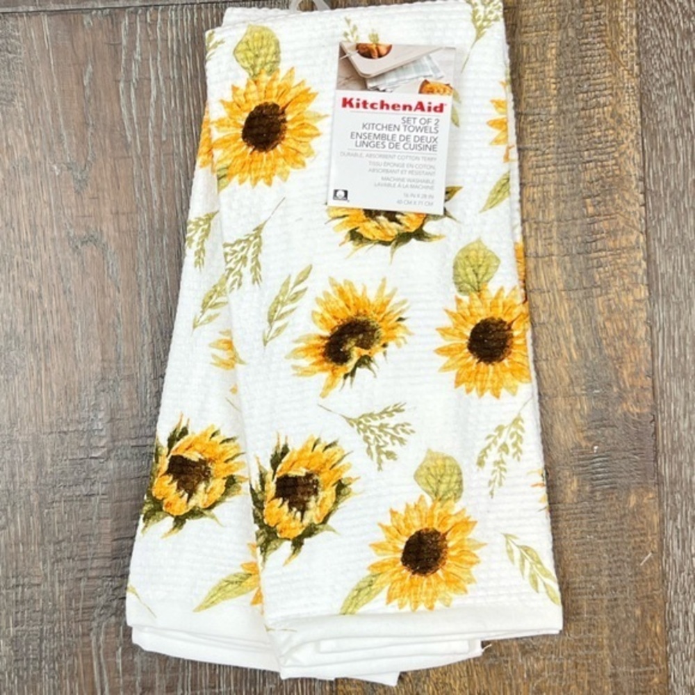 KitchenAid - ‘Sunflowers’ dish towels (2) NWT. Firm!